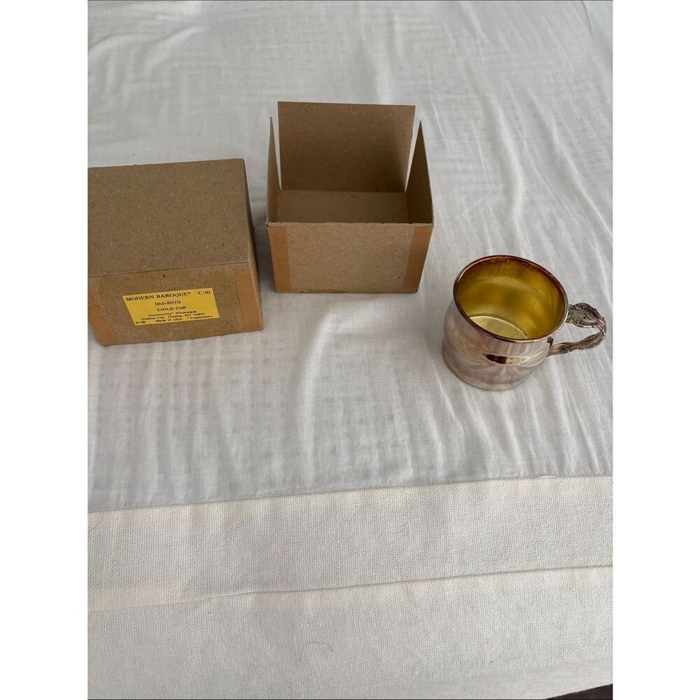 Oneida antique Silver-Plated Child’s Cup with Gold Interior with box